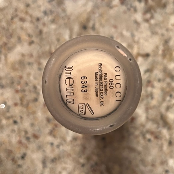 Gucci satin matte foundation - Picture 2 of 2
